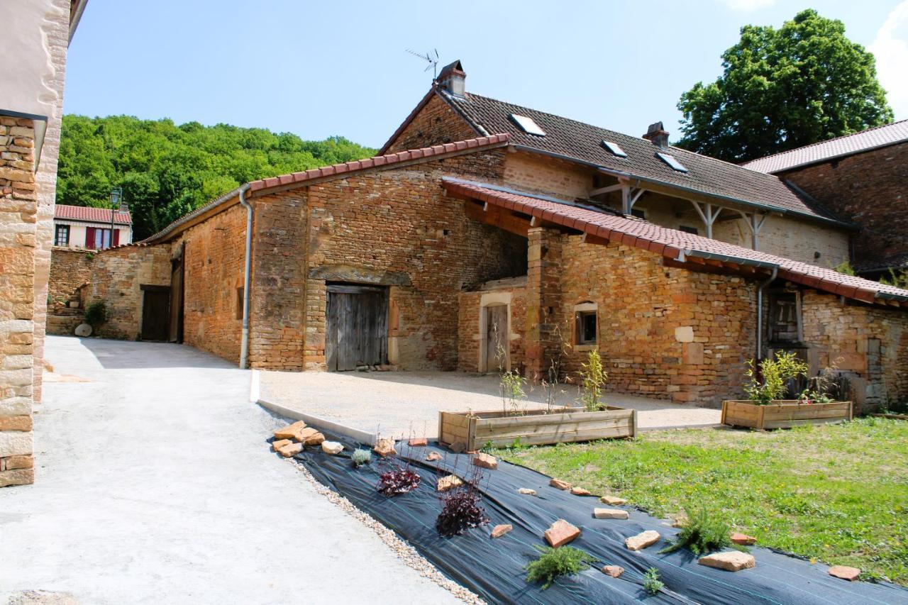 Le Clos Des Pierres Rouges Burgy Esterno foto